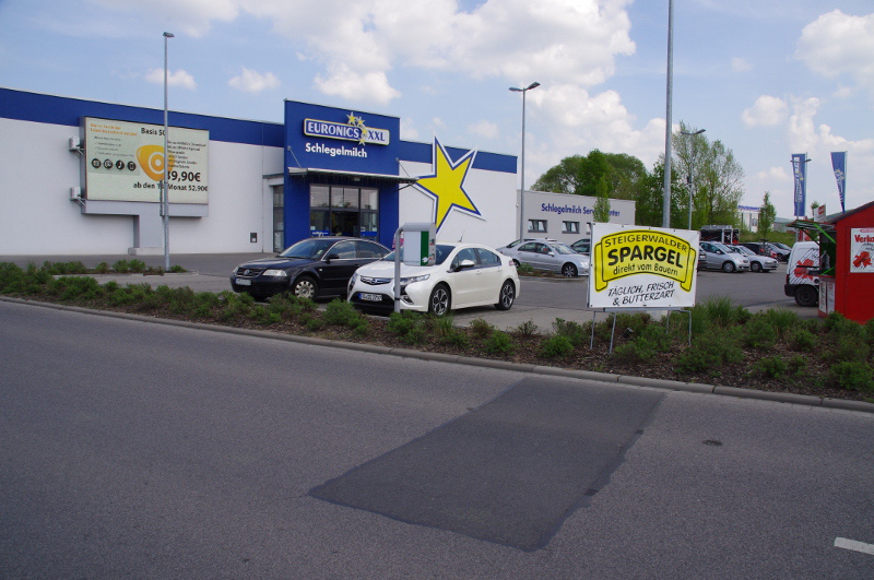 Haßfurt. Auch hier kann man kostenlos laden ... wenn das Ding funktionieren würde. Soll &quot;demnächst&quot; repariert werden.