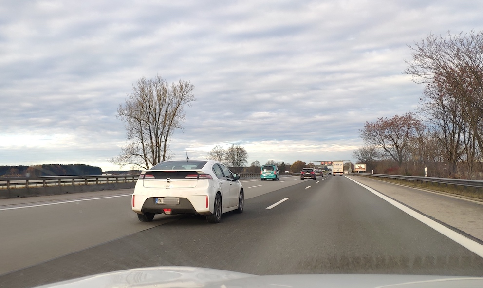 Opel Ampera Sichtung BAB Autobahn A8 Rosenheim Irschenberg